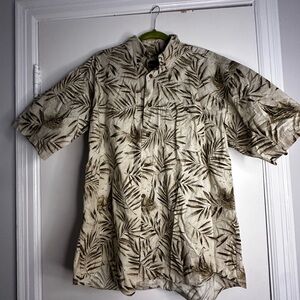Woolrich Men’s Bamboo Print Casual Short Sleeve Botton Up. Collared. Pocket.